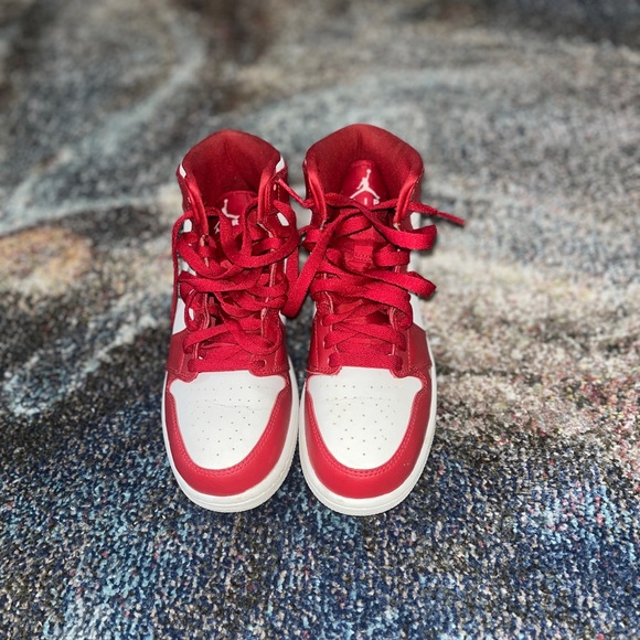 high top jordans kids